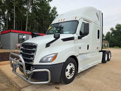 Freightliner Cascadia 126 Sleeper Semi Truck - 70" Condo Sleeper, 455HP, 12 Speed Automatic