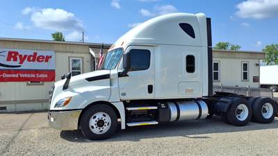 Freightliner Cascadia 126 Sleeper Semi Truck - 52" Condo Sleeper, 455HP, 12 Speed Automatic