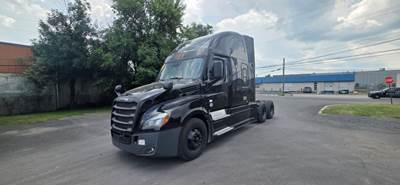 Freightliner Cascadia 126 Sleeper Semi Truck - 73" Condo Sleeper, 455HP, 12 Speed Automatic