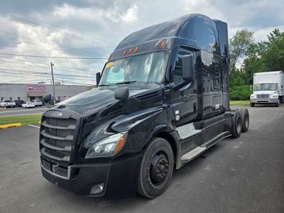 Freightliner Cascadia 126 Sleeper Semi Truck - 72" Condo Sleeper, 455HP, 12 Speed Automatic