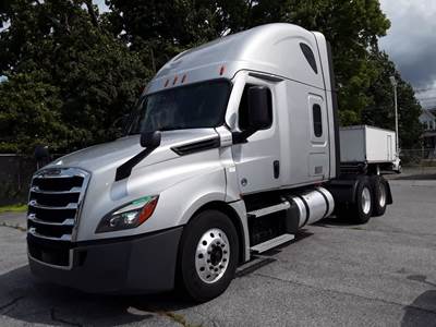 Freightliner Cascadia 126 Sleeper Semi Truck - 72" Condo Sleeper, 455HP, 12 Speed Automatic