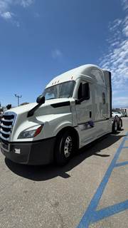 Freightliner Cascadia 126 Sleeper Semi Truck - 72" Condo Sleeper, 485HP, 12 Speed Automatic