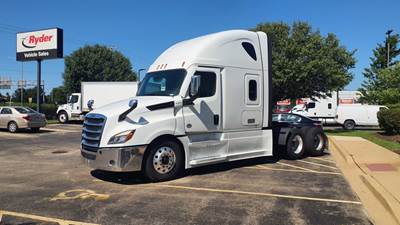 Freightliner Cascadia 126 Sleeper Semi Truck - 72" Condo Sleeper, 505HP, 12 Speed Automatic