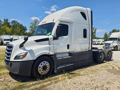 Freightliner Cascadia 126 Sleeper Semi Truck - 72" Condo Sleeper, 455HP, 12 Speed Automatic