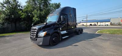 Freightliner Cascadia 126 Sleeper Semi Truck - 73" Condo Sleeper, 455HP, 12 Speed Automatic