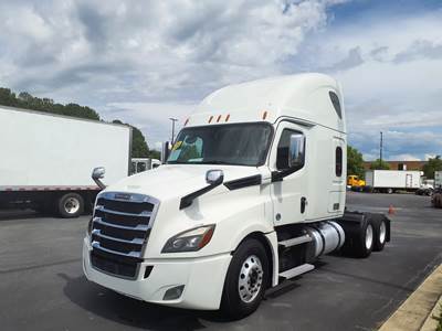 Freightliner Cascadia 126 Sleeper Semi Truck - 73" Condo Sleeper, 455HP, 12 Speed Automatic