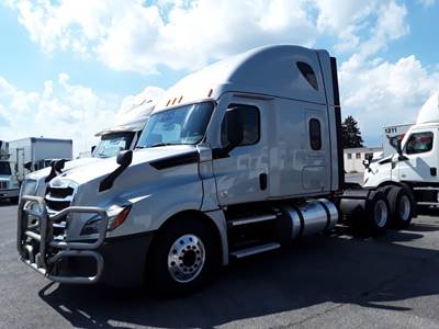 Freightliner Cascadia 126 Sleeper Semi Truck - 72" Condo Sleeper, 455HP, 12 Speed Automatic