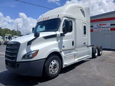 Freightliner Cascadia 126 Sleeper Semi Truck - 70" Condo Sleeper, 400HP, 12 Speed Automatic