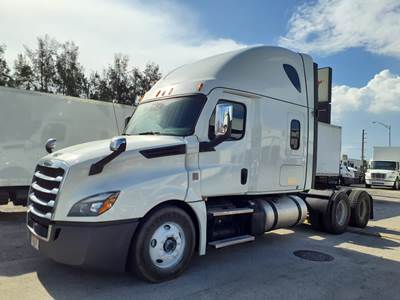 Freightliner Cascadia 126 Sleeper Semi Truck - 72" Condo Sleeper, 455HP, 12 Speed Automatic