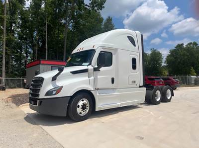 Freightliner Cascadia 126 Sleeper Semi Truck - 70" Condo Sleeper, 455HP, 12 Speed Automatic