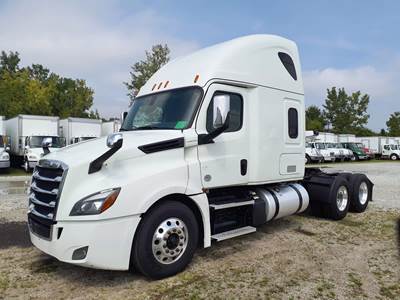 Freightliner Cascadia 126 Sleeper Semi Truck - 72" Condo Sleeper, 455HP, 12 Speed Automatic