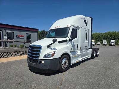 Freightliner Cascadia 126 Sleeper Semi Truck - 72" Condo Sleeper, 400HP, 12 Speed Automatic