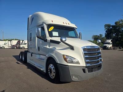 Freightliner Cascadia 126 Sleeper Semi Truck - 80" Condo Sleeper, 475HP, 12 Speed Automatic