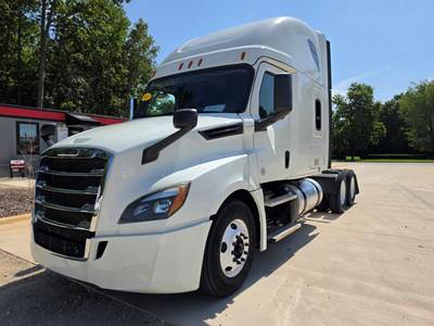Freightliner Cascadia 126 Sleeper Semi Truck - 70" Condo Sleeper, 400HP, 12 Speed Automatic