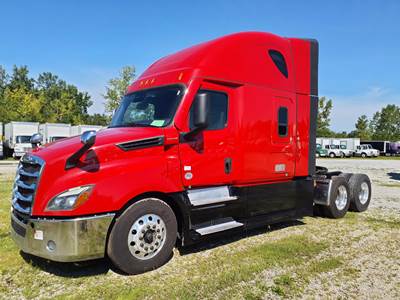Freightliner Cascadia 126 Sleeper Semi Truck - 72" Condo Sleeper, 455HP, 12 Speed Automatic