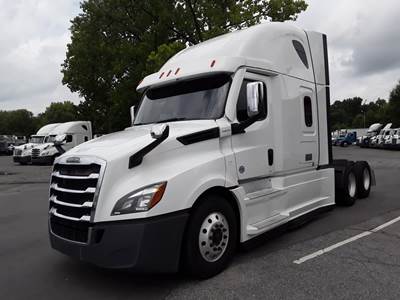 Freightliner Cascadia 126 Sleeper Semi Truck - 72" Condo Sleeper, 455HP, 10 Speed Manual