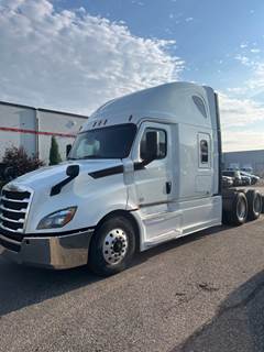 Freightliner Cascadia 126 Sleeper Semi Truck - 73" Condo Sleeper, 455HP, 12 Speed Automatic