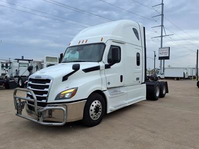 Freightliner Cascadia 126 Sleeper Semi Truck - 72" Condo Sleeper, 505HP, 12 Speed Automatic