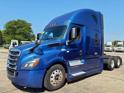 Freightliner Cascadia 126 Sleeper Semi Truck - 72" Condo Sleeper, 455HP, 12 Speed Automatic