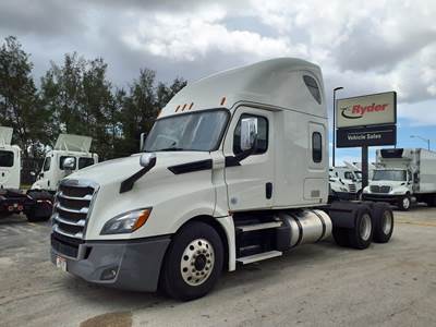 Freightliner Cascadia 126 Sleeper Semi Truck - 72" Condo Sleeper, 455HP, 12 Speed Automatic