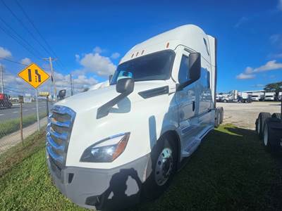 Freightliner Cascadia 126 Sleeper Semi Truck - 72" Condo Sleeper, 455HP, 12 Speed Automatic