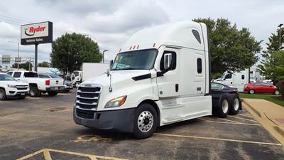 Freightliner Cascadia 126 Sleeper Semi Truck - 72" Condo Sleeper, 455HP, 12 Speed Automatic