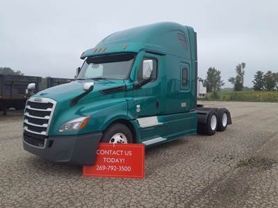 Freightliner Cascadia 126 Sleeper Semi Truck - 73" Condo Sleeper, 450HP, 10 Speed Manual