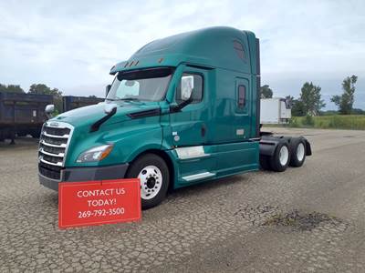 Freightliner Cascadia 126 Sleeper Semi Truck - 73" Condo Sleeper, 450HP, 10 Speed Manual