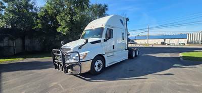 Freightliner Cascadia 126 Sleeper Semi Truck - 73" Condo Sleeper, 450HP, 12 Speed Automatic