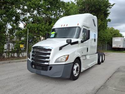 Freightliner Cascadia 126 Sleeper Semi Truck - 72" Condo Sleeper, 455HP, 12 Speed Automatic