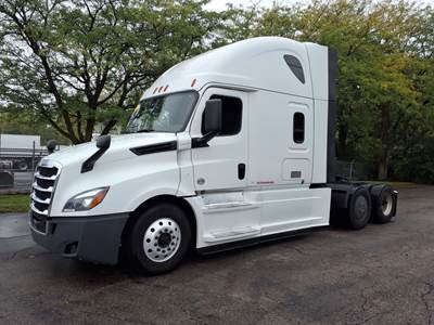 Freightliner Cascadia 126 Sleeper Semi Truck - 72" Condo Sleeper, 455HP, 12 Speed Automatic