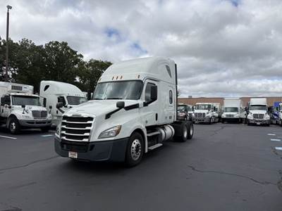 Freightliner Cascadia 126 Sleeper Semi Truck - 72" Condo Sleeper, 455HP, 12 Speed Automatic