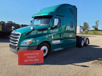 Freightliner Cascadia 126 Sleeper Semi Truck - 73" Condo Sleeper, 450HP, 10 Speed Manual