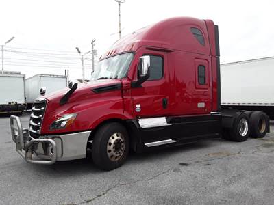 Freightliner Cascadia 126 Sleeper Semi Truck - 72" Condo Sleeper, 455HP, 12 Speed Automatic