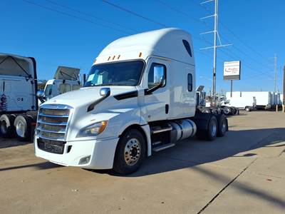 Freightliner Cascadia 126 Sleeper Semi Truck - 72" Condo Sleeper, 455HP, 12 Speed Automatic