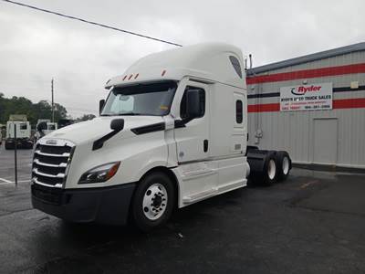 Freightliner Cascadia 126 Sleeper Semi Truck - 70" Condo Sleeper, 455HP, 12 Speed Automatic
