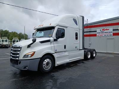 Freightliner Cascadia 126 Sleeper Semi Truck - 70" Condo Sleeper, 455HP, 12 Speed Automatic
