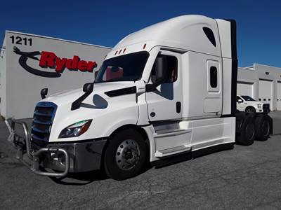 Freightliner Cascadia 126 Sleeper Semi Truck - 72" Condo Sleeper, 455HP, 12 Speed Automatic