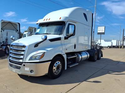 Freightliner Cascadia 126 Sleeper Semi Truck - 72" Condo Sleeper, 455HP, 12 Speed Automatic