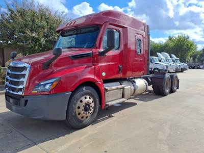 Freightliner Cascadia 126 Sleeper Semi Truck - 48" Mid Roof Sleeper, 505HP, 6 Speed Automatic
