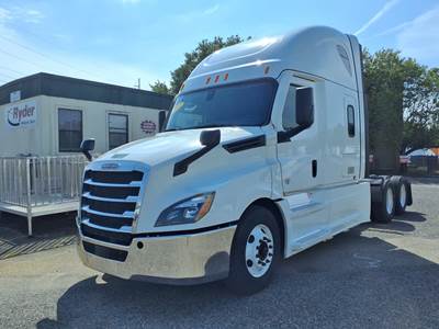 Freightliner Cascadia 126 Sleeper Semi Truck - 71" Condo Sleeper, 450HP, 12 Speed Automatic
