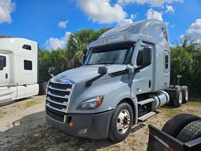 Freightliner Cascadia 126 Sleeper Semi Truck - 72" Condo Sleeper, 455HP, 10 Speed Manual
