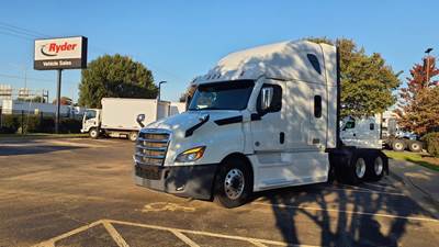 Freightliner Cascadia 126 Sleeper Semi Truck - 72" Condo Sleeper, 475HP, 12 Speed Automatic