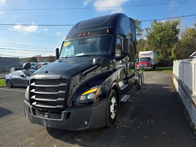 Freightliner Cascadia 126 Sleeper Semi Truck - 78" Condo Sleeper, 455HP, 12 Speed Automatic