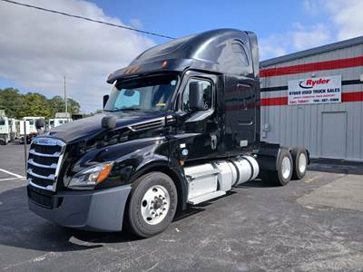 Freightliner Cascadia 126 Sleeper Semi Truck - 70" Condo Sleeper, 455HP, 12 Speed Automatic