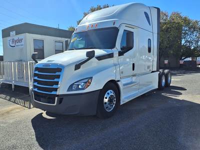 Freightliner Cascadia 126 Sleeper Semi Truck - 71" Condo Sleeper, 400HP, 12 Speed Automatic