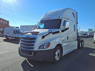 Freightliner Cascadia 126 Sleeper Semi Truck - 72" Condo Sleeper, 455HP, 12 Speed Automatic