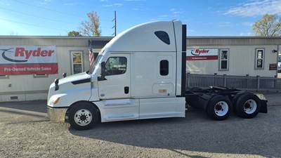Freightliner Cascadia 126 Sleeper Semi Truck - 52" Condo Sleeper, 455HP, 12 Speed Automatic