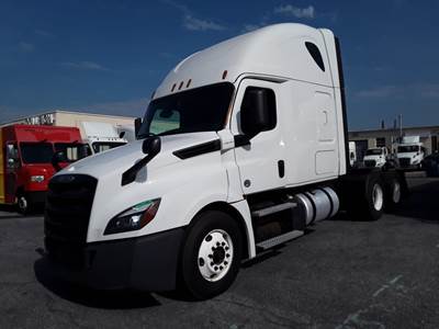 Freightliner Cascadia Sleeper Semi Truck - 72" Condo Sleeper, 455HP, 12 Speed Automatic