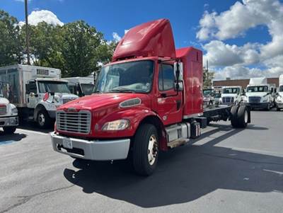 Freightliner M2 106 Single Axle Sleeper Semi Truck - 48" Mid Roof Sleeper, 260HP, 6 Speed Automatic